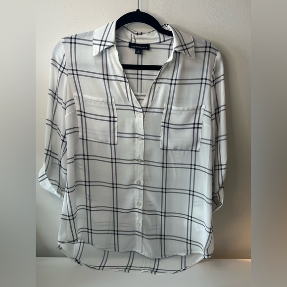 Chic White and Black Checkered Blouse - Picture 1 of 1